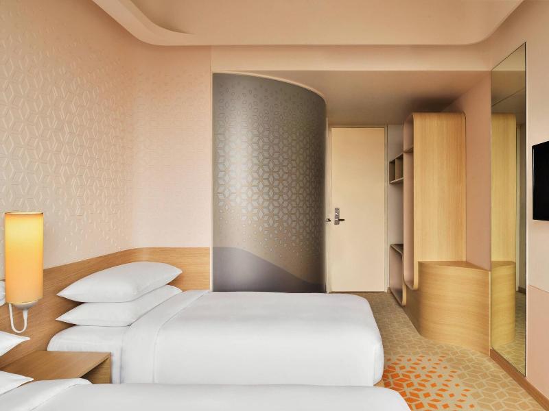Holiday Inn Express Chennai Mahindra World City image