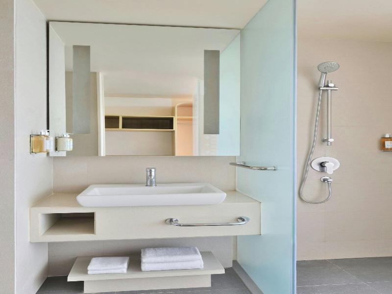 Holiday Inn Express Chennai Mahindra World City image