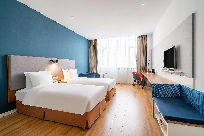 Holiday Inn Express Yangzhou City Center image