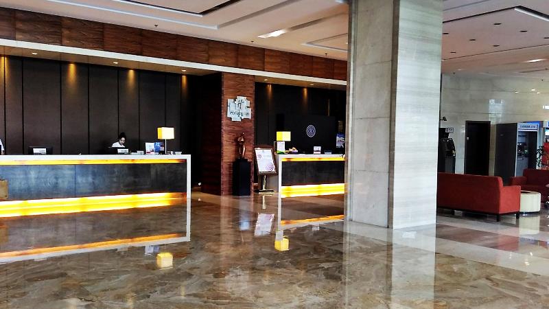 Holiday Inn Mudanjiang image