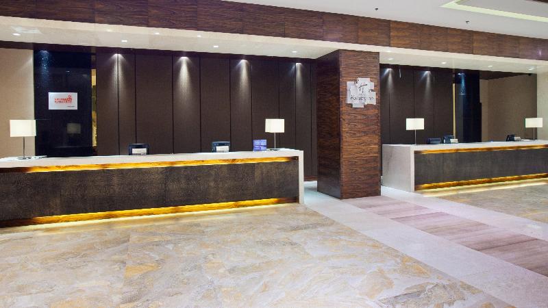 Holiday Inn Mudanjiang image