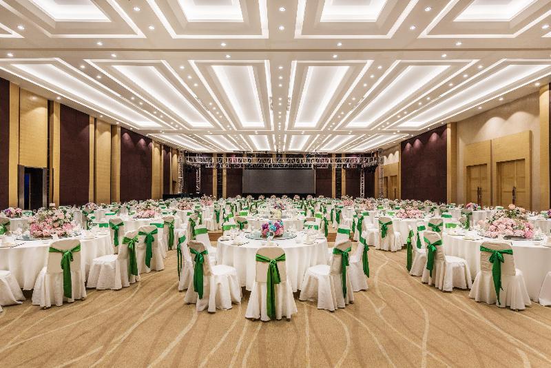 Holiday Inn Mudanjiang image