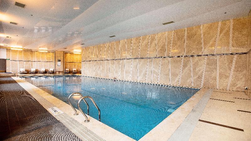 Holiday Inn Mudanjiang image