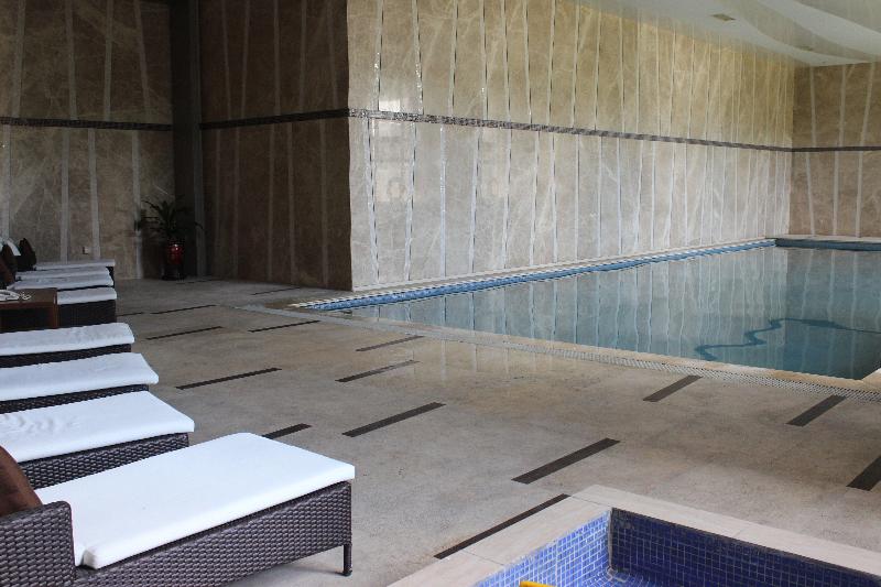 Holiday Inn Mudanjiang image
