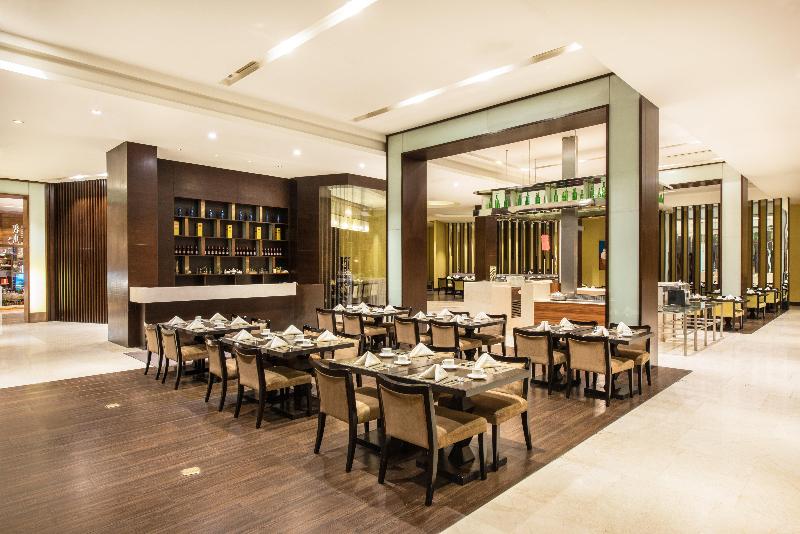 Holiday Inn Mudanjiang image