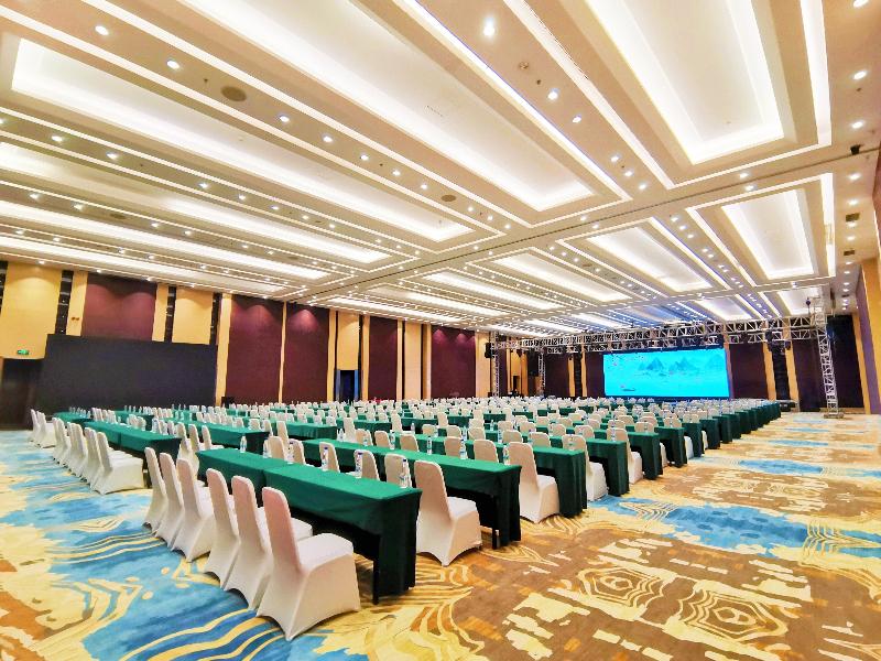 Holiday Inn Mudanjiang image