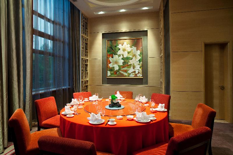 Holiday Inn Mudanjiang image