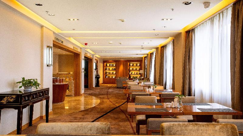 Holiday Inn Mudanjiang image
