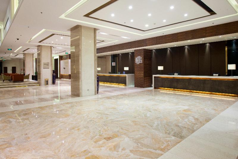 Holiday Inn Mudanjiang image