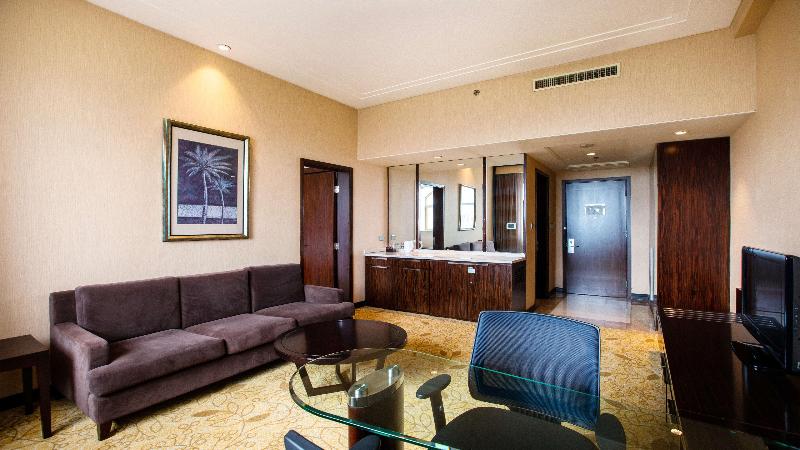 Holiday Inn Mudanjiang image