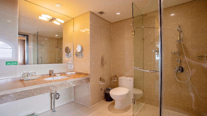 Holiday Inn Mudanjiang image