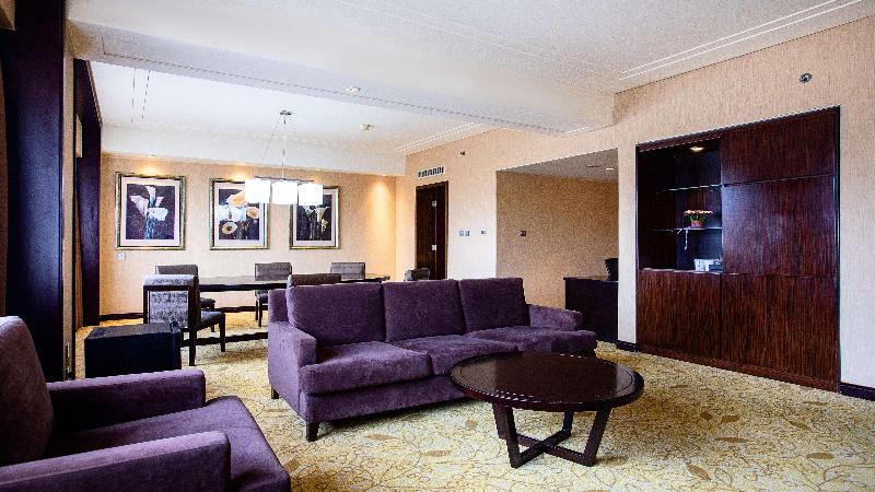 Holiday Inn Mudanjiang image