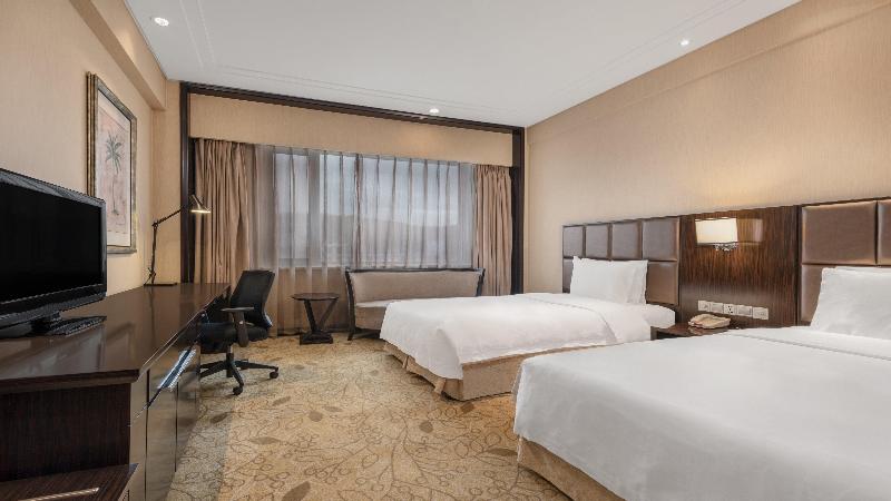 Holiday Inn Mudanjiang image