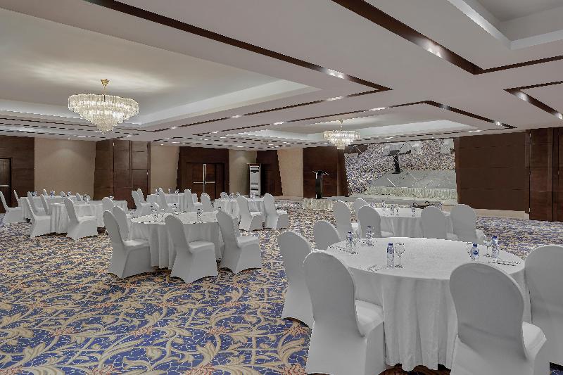 Holiday Inn Tabuk image