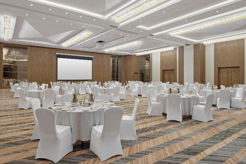 Holiday Inn Tabuk image