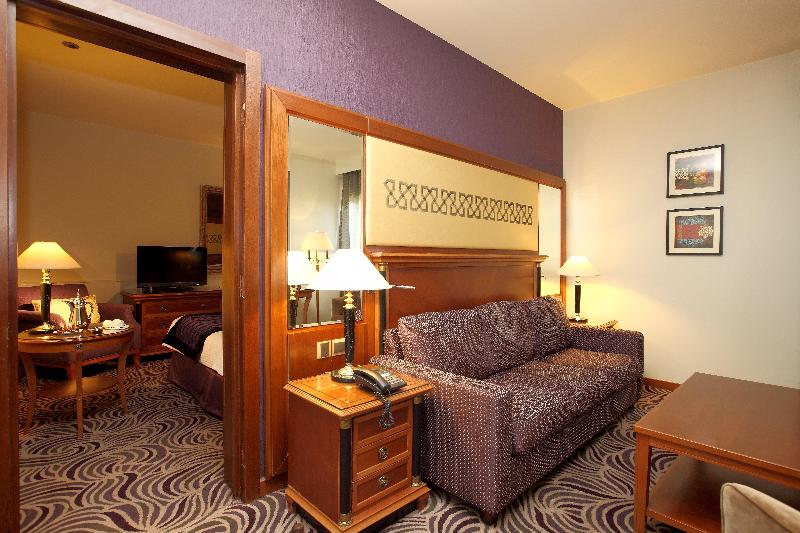 Holiday Inn Tabuk image
