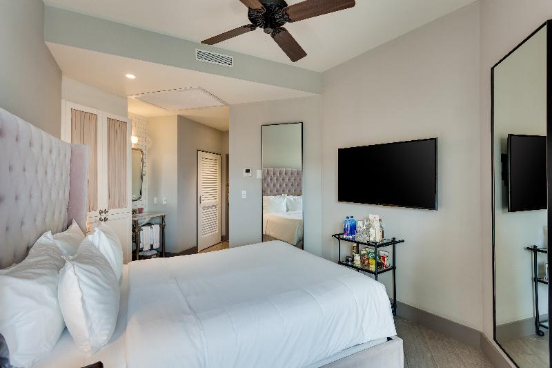 Plymouth Miami Beach image