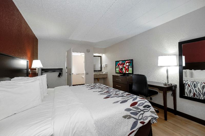 Red Roof Inn Cleveland - Medina image