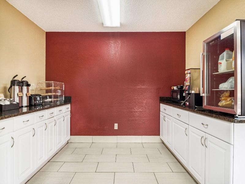 Red Roof Inn Acworth - Emerson/ Lakepoint South image