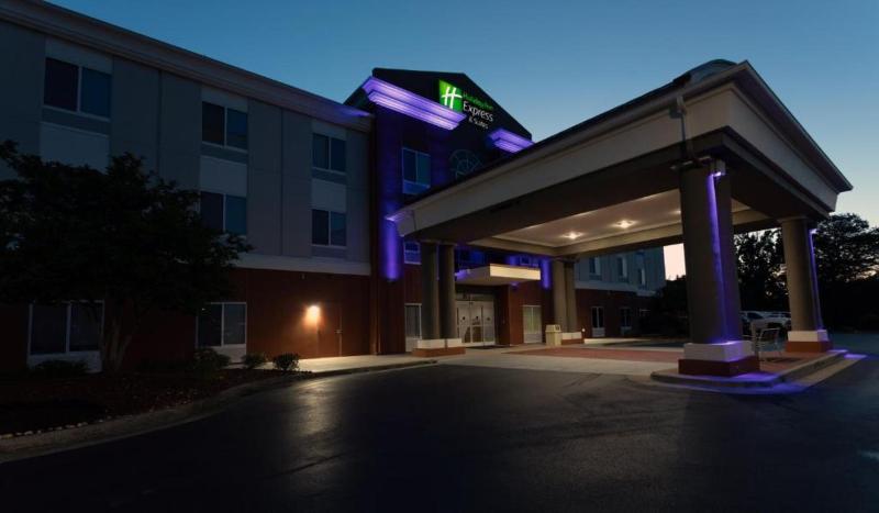 Holiday Inn Express & Suites Athens image