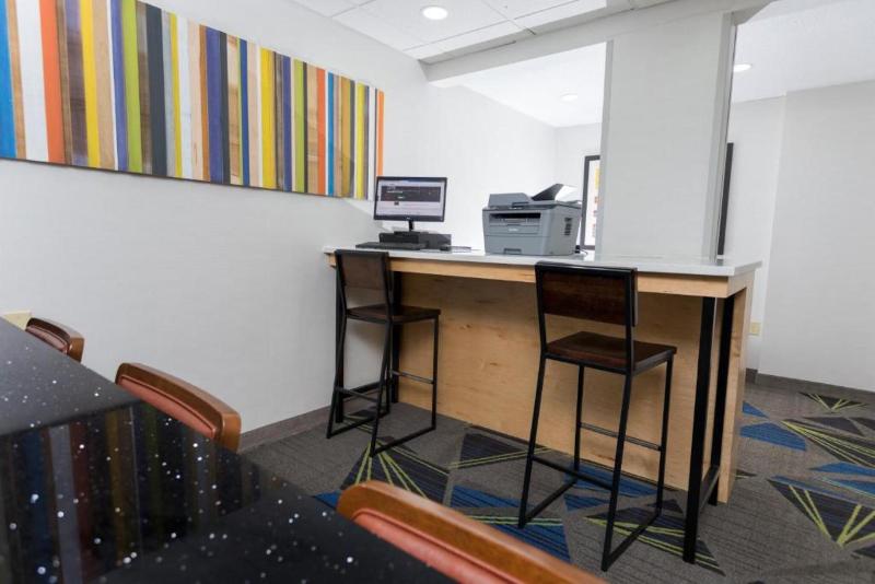 Holiday Inn Express & Suites Athens image