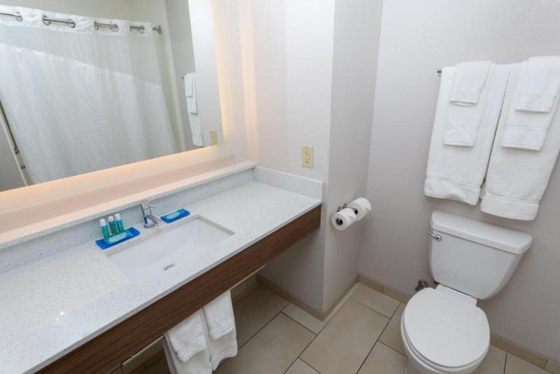 Holiday Inn Express & Suites Athens image