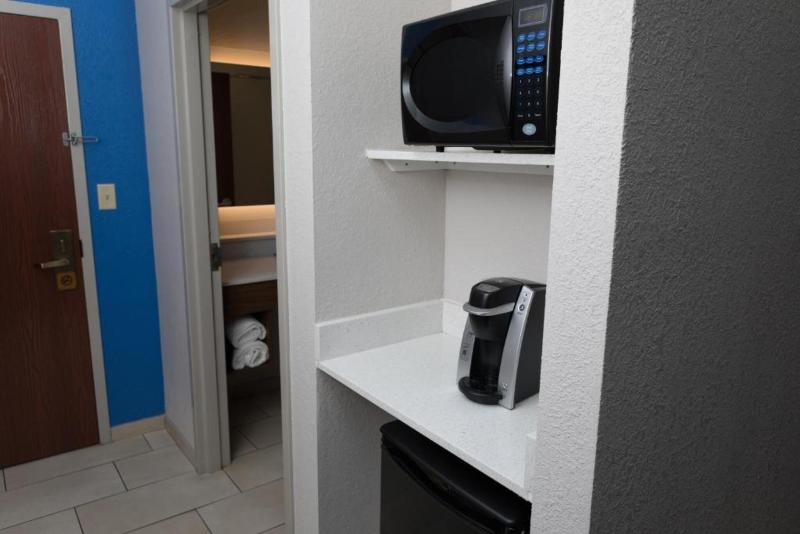 Holiday Inn Express & Suites Athens image