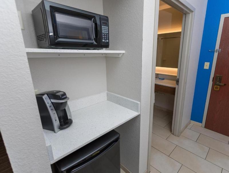 Holiday Inn Express & Suites Athens image