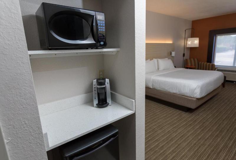 Holiday Inn Express & Suites Athens image