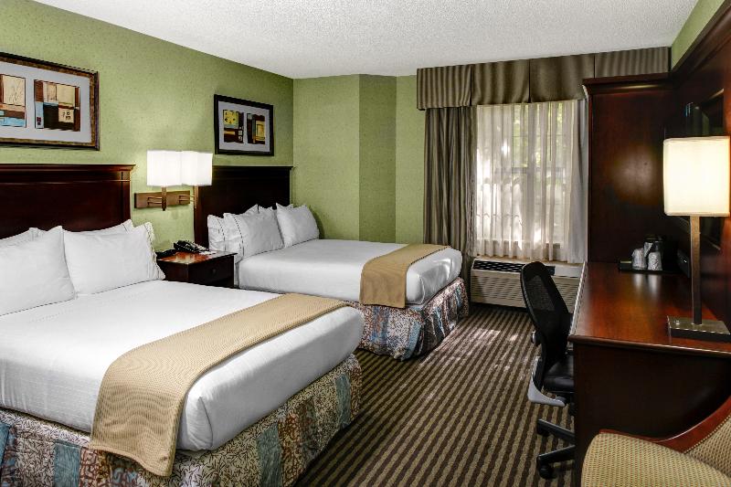 Holiday Inn Express and Suites Atlanta Buckhead image