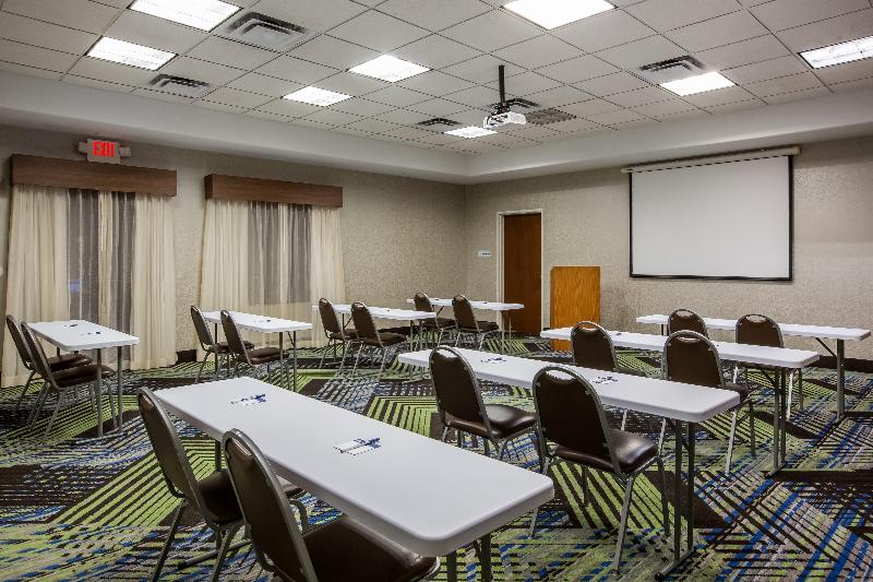 Holiday Inn Express and Suites Atlanta Southwest F