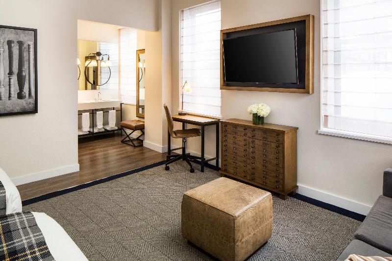 Hotel Indigo Boston Garden image
