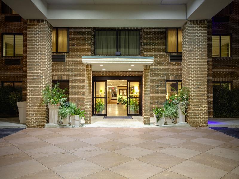 Holiday Inn Express Suites ColumbiaI20 Clemson Rd image