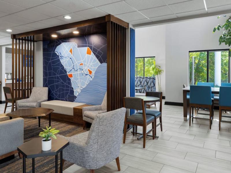 Holiday Inn Express Suites ColumbiaI20 Clemson Rd image