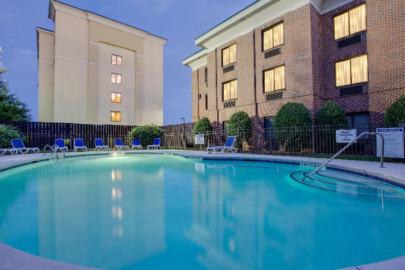 Holiday Inn Express and Suites Columbia I 20 at Cl