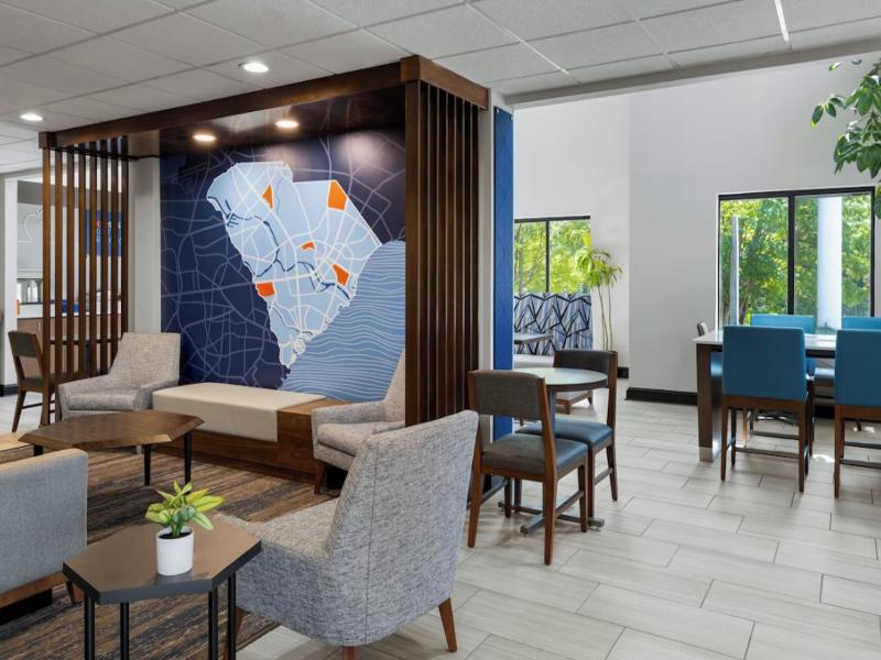 Holiday Inn Express Suites ColumbiaI20 Clemson Rd image
