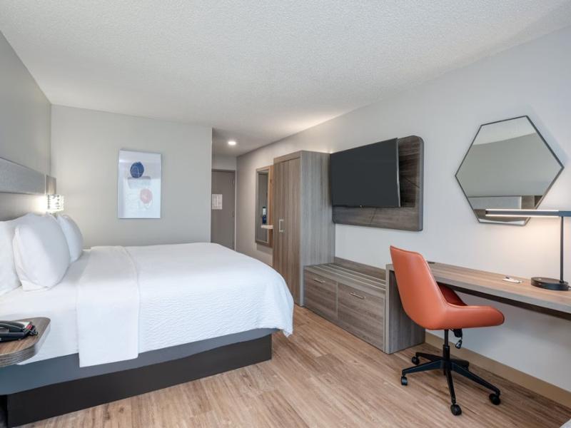 Holiday Inn Express Suites ColumbiaI20 Clemson Rd image