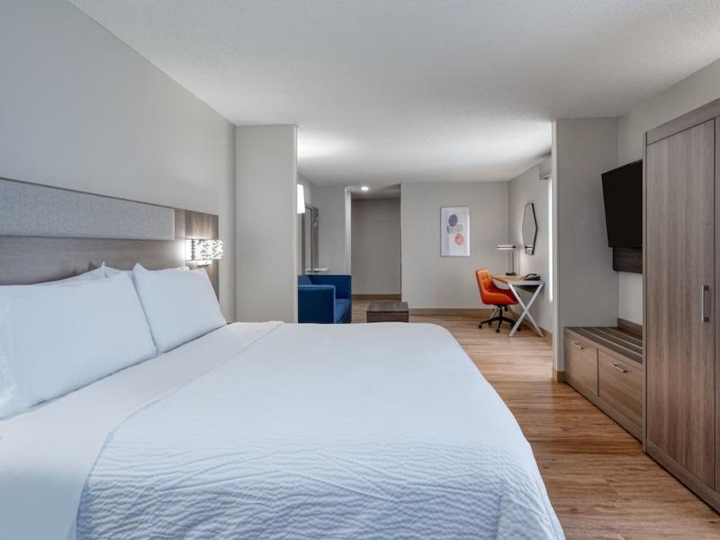 Holiday Inn Express Suites ColumbiaI20 Clemson Rd image