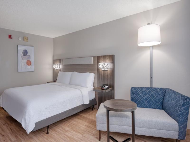Holiday Inn Express Suites ColumbiaI20 Clemson Rd image