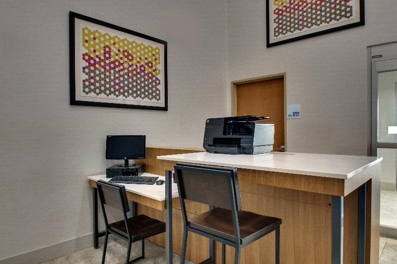 Holiday Inn Express Chicago NorthWaukeganGurnee image
