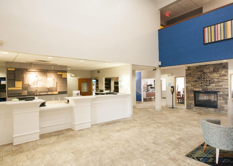 Holiday Inn Express Chicago NorthWaukeganGurnee image