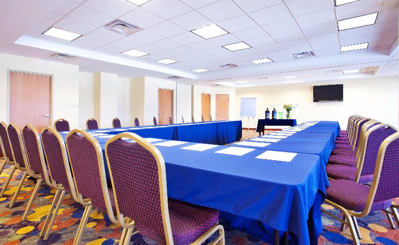 Holiday Inn Express Chicago NorthWaukeganGurnee image