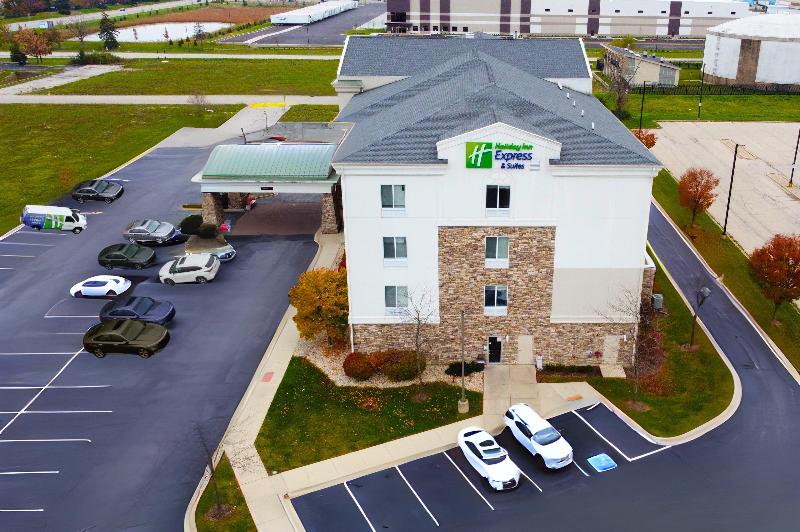 Holiday Inn Express Chicago NorthWaukeganGurnee image