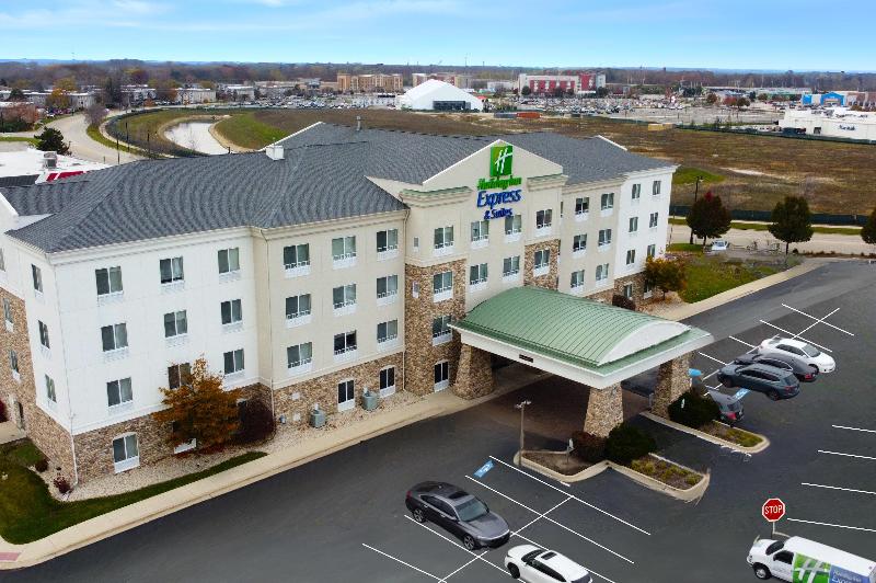 Holiday Inn Express Chicago NorthWaukeganGurnee image