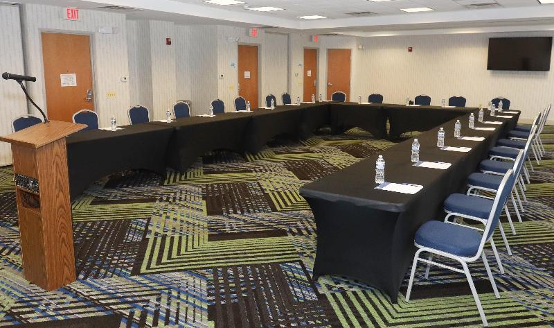 Holiday Inn Express Chicago NorthWaukeganGurnee image
