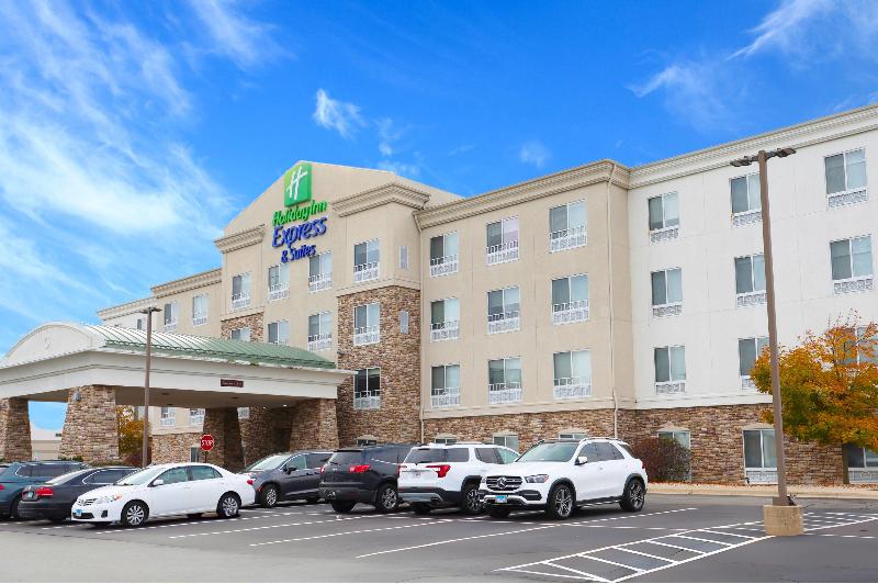 Holiday Inn Express Chicago NorthWaukeganGurnee image