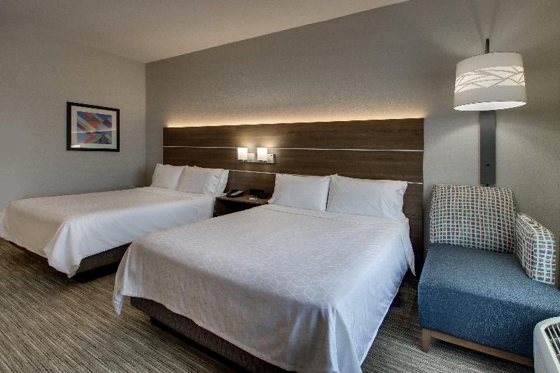 Holiday Inn Express Chicago NorthWaukeganGurnee image