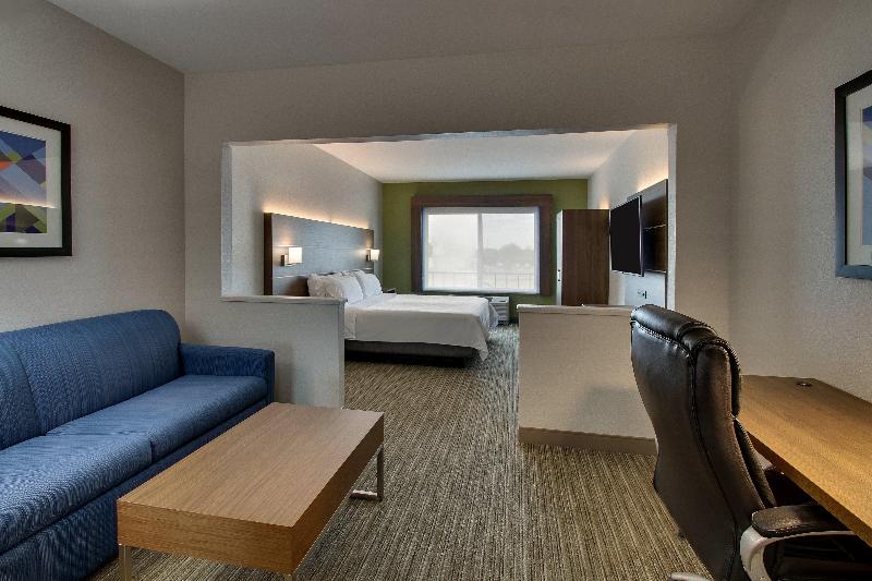 Holiday Inn Express Chicago NorthWaukeganGurnee image