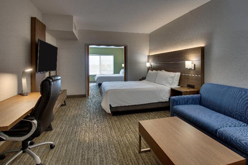 Holiday Inn Express Chicago NorthWaukeganGurnee image