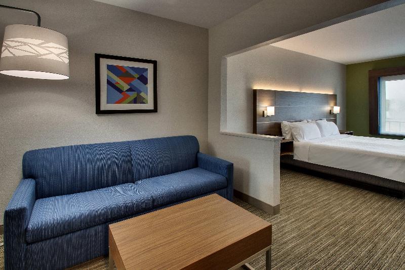 Holiday Inn Express Chicago NorthWaukeganGurnee image